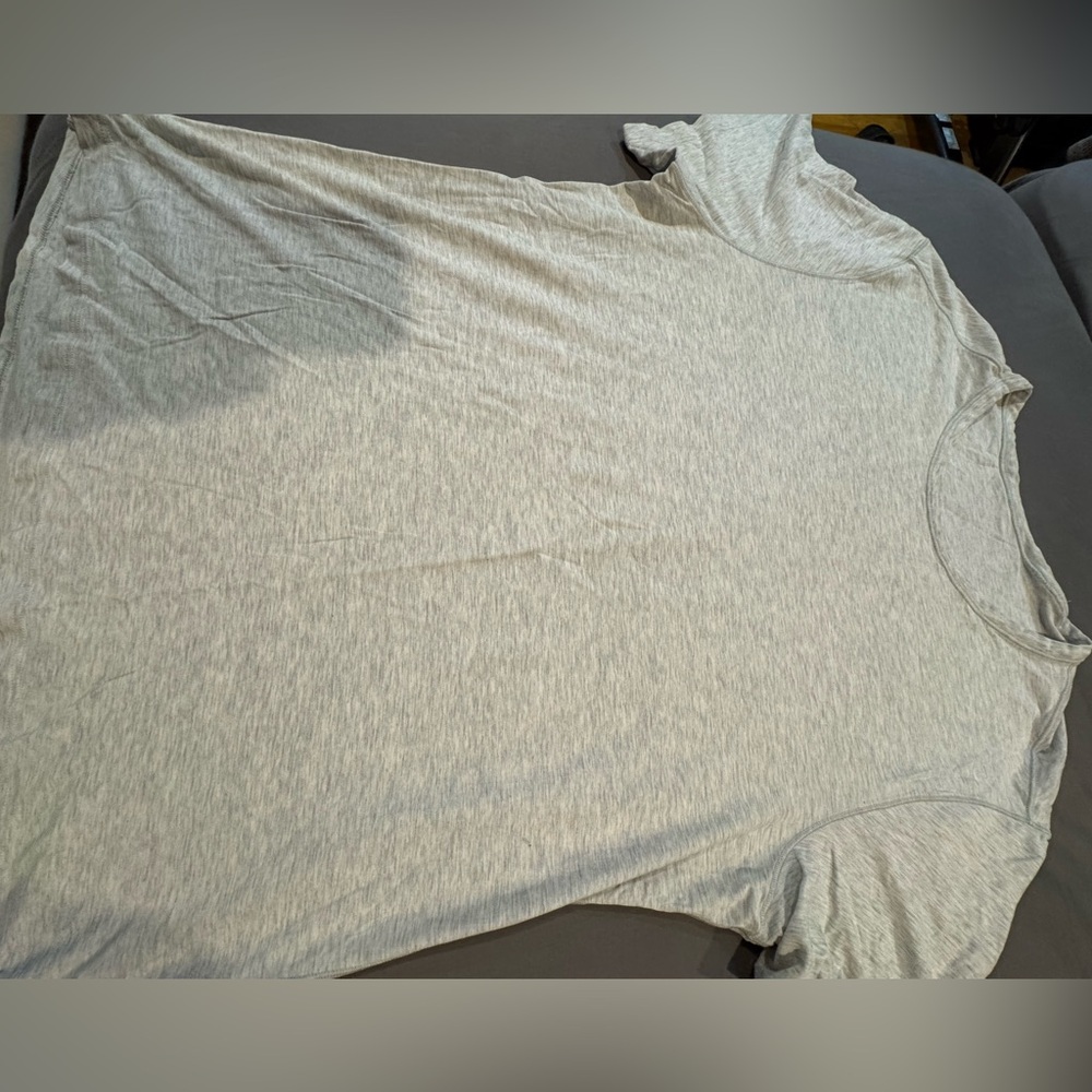 Preowned lululemon tee